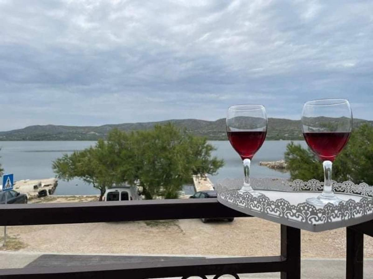 Apartman Luka Jadrtovac Экстерьер фото
