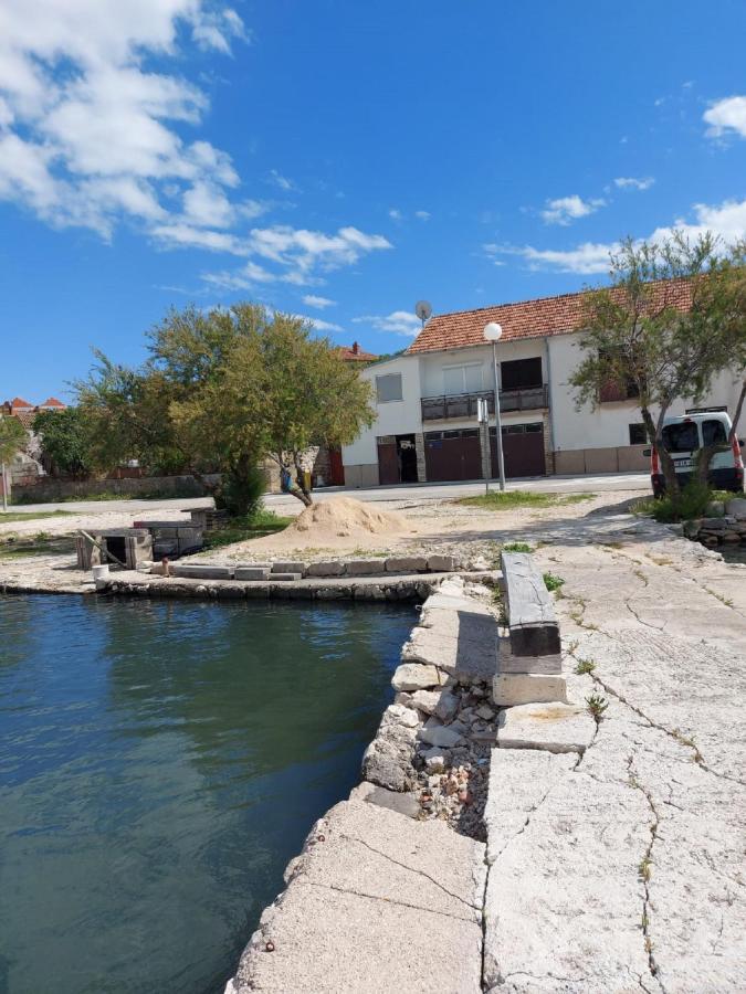 Apartman Luka Jadrtovac Экстерьер фото