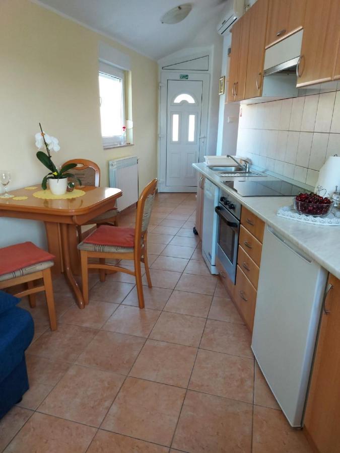 Apartman Luka Jadrtovac Экстерьер фото