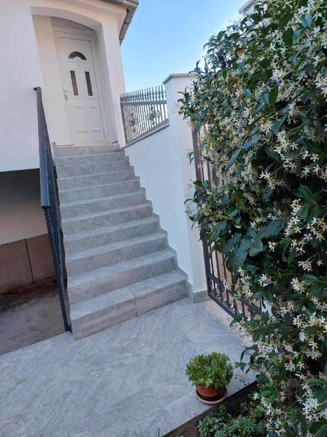 Apartman Luka Jadrtovac Экстерьер фото