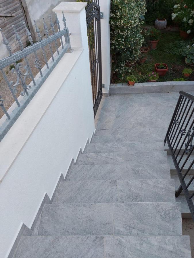 Apartman Luka Jadrtovac Экстерьер фото